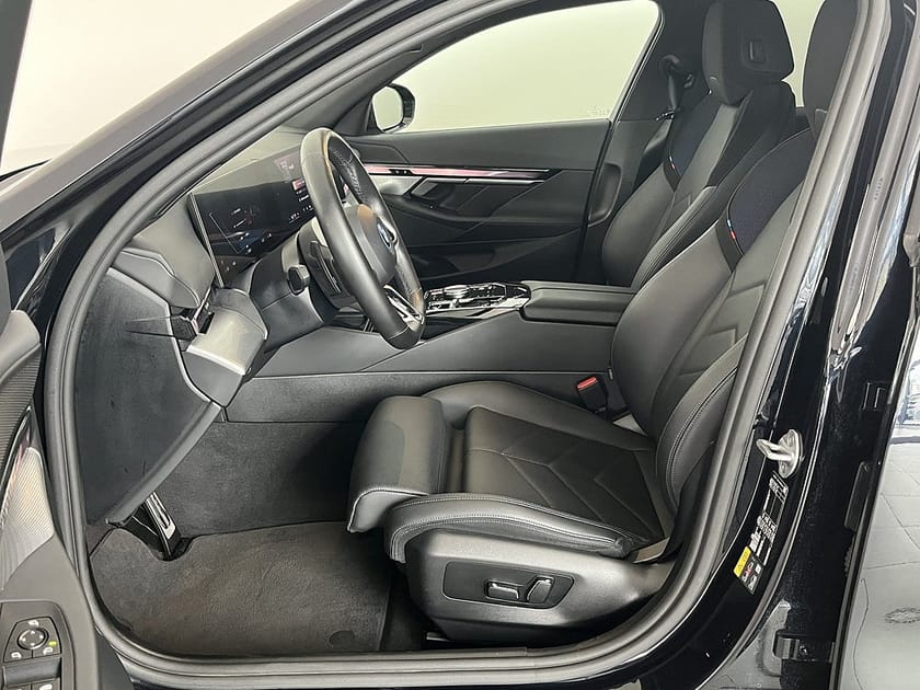 Bild 5 av BMW i5 eDrive40 Sedan M Sport Drag Rattvärme Drive/Park Assist