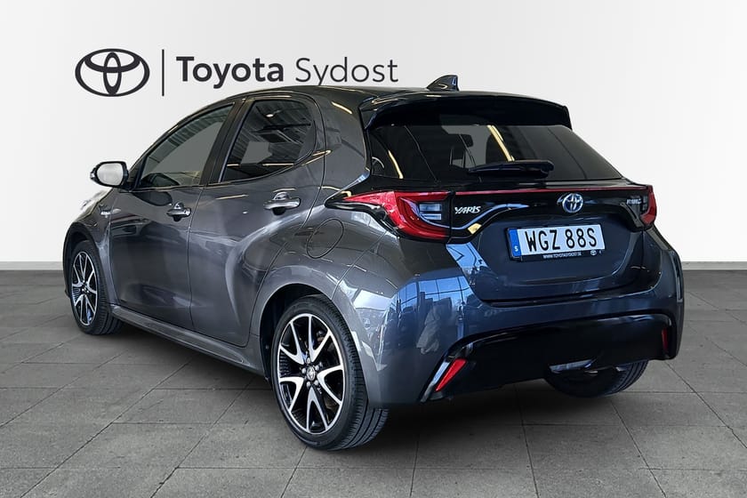 Bild 3 av Toyota Yaris Hybrid Backkamera Rattvärme Nyckelfri start LED strålkastare