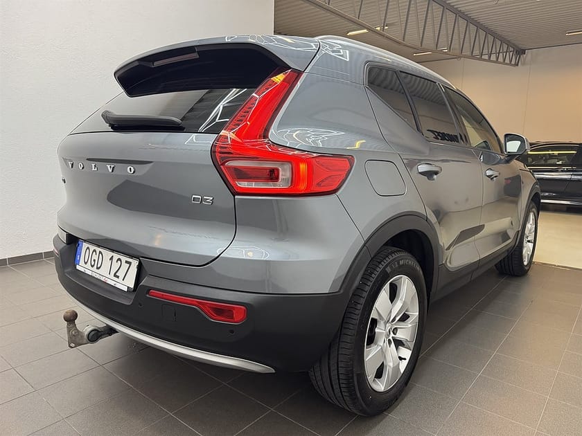 Bild 3 av Volvo XC40 D3 150hk Momentum Värmare/Krok/Kamrem bytt