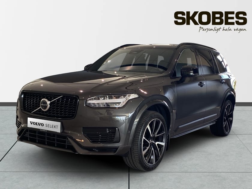 Bild 3 av Volvo XC90 7-seater Recharge T8 Ultimate Dark Sollucka, Bränslevärmare, Sportstolar, 360 Kamera, Head-up Display