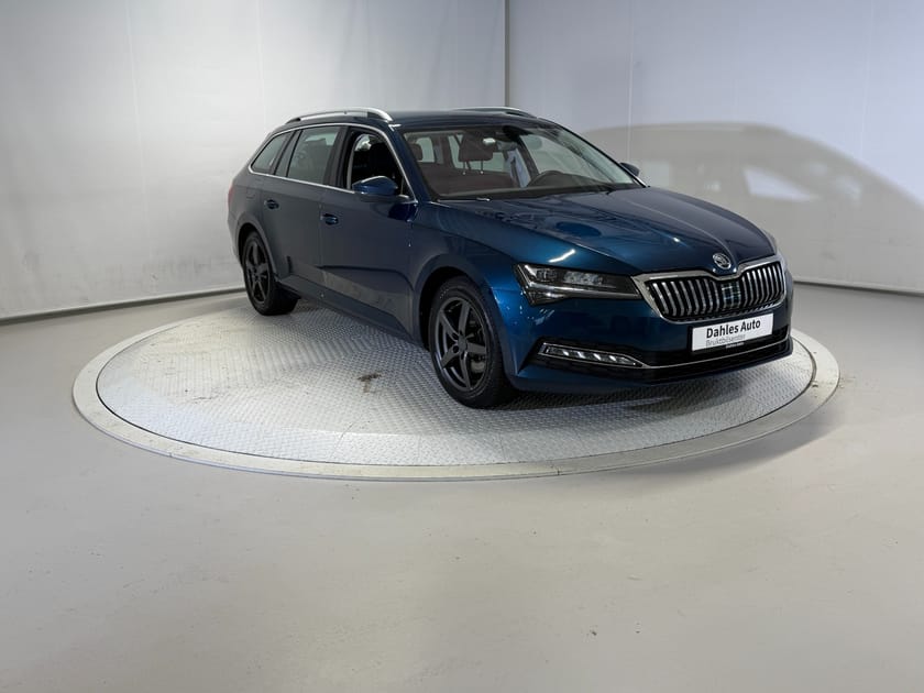Bilde 2 av Škoda Superb Stasjonsvogn 2,0 TDI 150hk Style ACC/Krok/Webasto/Kam/Delskinn