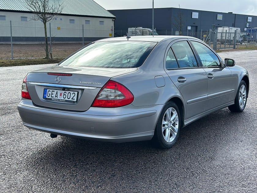 Bild 4 av Mercedes-Benz E 200 Kompressor 5G-Tronic Classic Euro 4