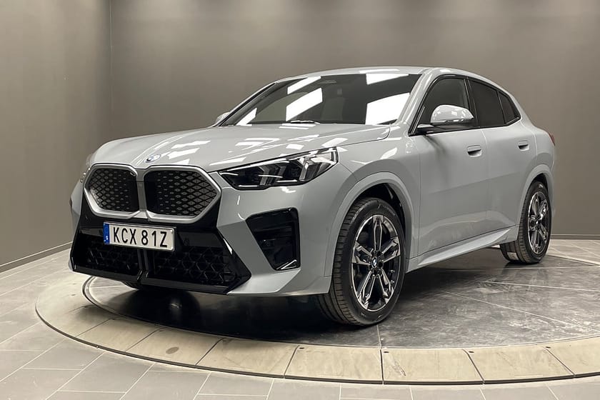 Bild 3 av BMW iX2 xDrive30 /  M Sport / Alu 19" / Drag