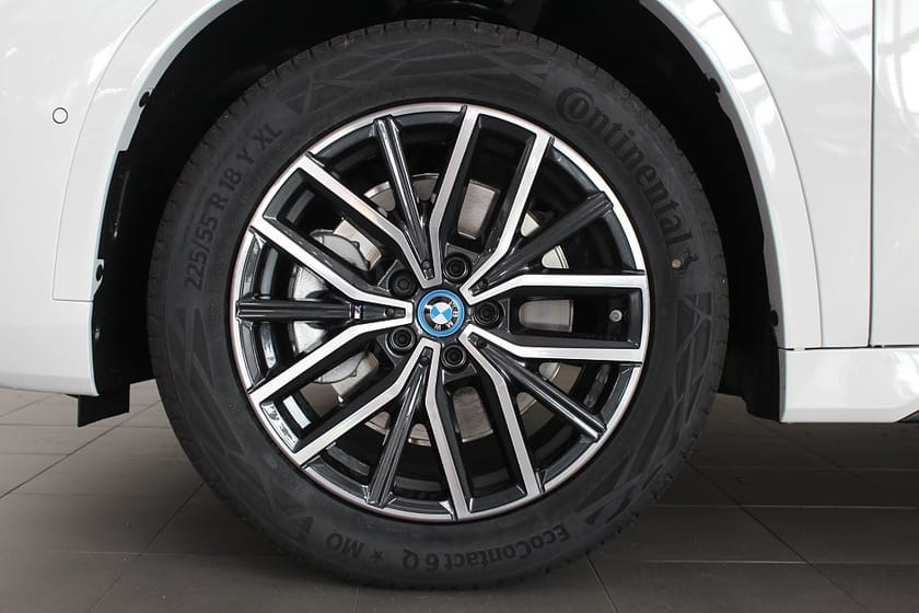 Bild 4 av BMW iX1 xDrive30 4,95 ränta M Sport H/K Drag Rattvärme