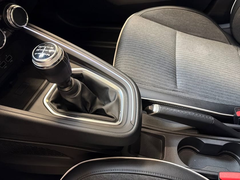 Bild 5 av Renault Clio TCe 100 Intens 5-d, Parkeringssensor bak, Rattvärme, Autom. luftkonditionering, Bluetooth, Farthållare