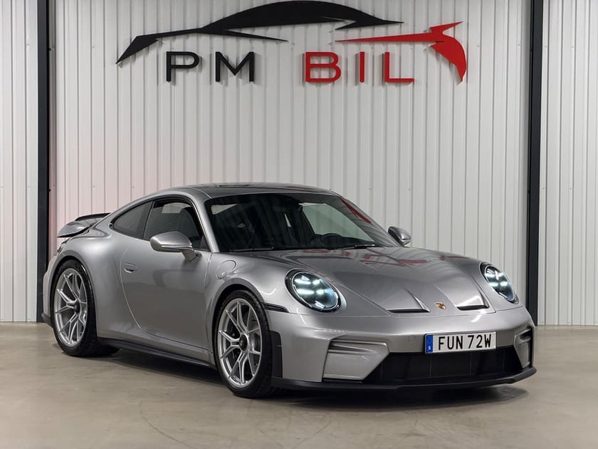 Bild 2 av Porsche 911 GT3 Touring 992.2 Extrautrustad för 307.000kr (Baksäte)