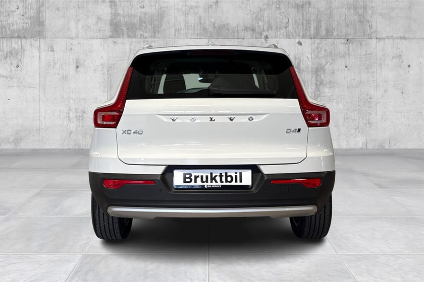 Bilde 4 av Volvo XC40 D4 AWD Momentum/Krok/Kamera/Parkvarmer/ACC