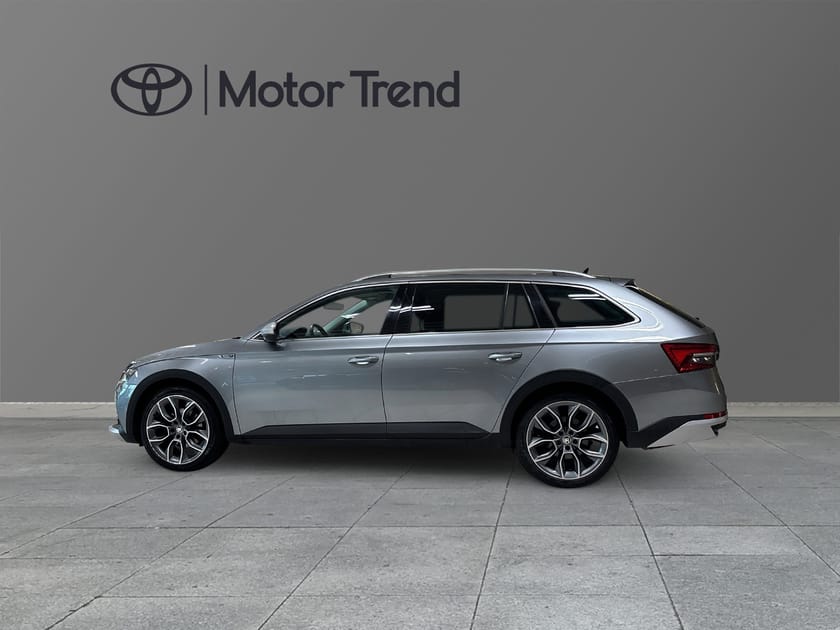 Bild 3 av Škoda Superb Scout 2,0 TDi 4x4 DSG Sekventiell Drag Vinterhjul