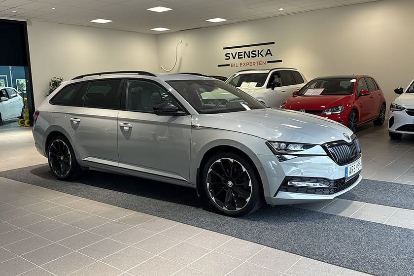 Bild 1 av Škoda Superb iV Kombi Skoda 1.4 218 hk Plug-in/Sportline/B-värmare/Canton/Drag