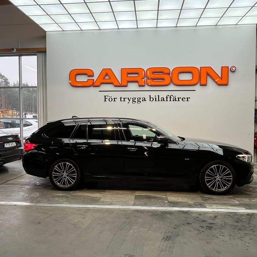 Bild 3 av BMW 520d xDrive Touring Aut Sport line Backkamera Navi Dragkrok