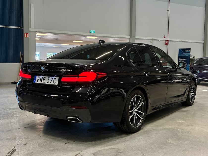 Bild 3 av BMW 545e xDrive Sedan 545 Steptronic M Sport | Head-up | Dragkrok