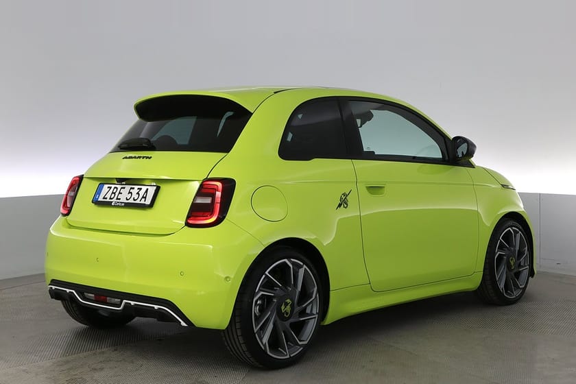 Bild 5 av Abarth 500e 42 kWh Scopionissima Pano Kamera Navi BLIS