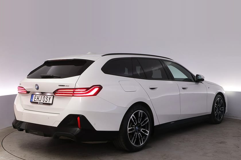 Bild 5 av BMW i5 eDrive40 Touring M-Sport Drag BSM Kamera DA V-hjul