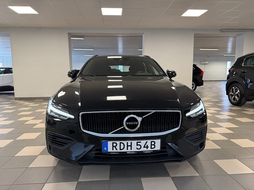 Bild 2 av Volvo V60 Recharge T6 AWD Geartronic CarPlay Drag VOC 340 Hk