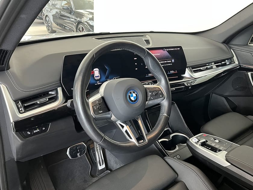 Bild 5 av BMW iX1 xDrive30 M Sport Dragkrok Rattvärme Sportstolar