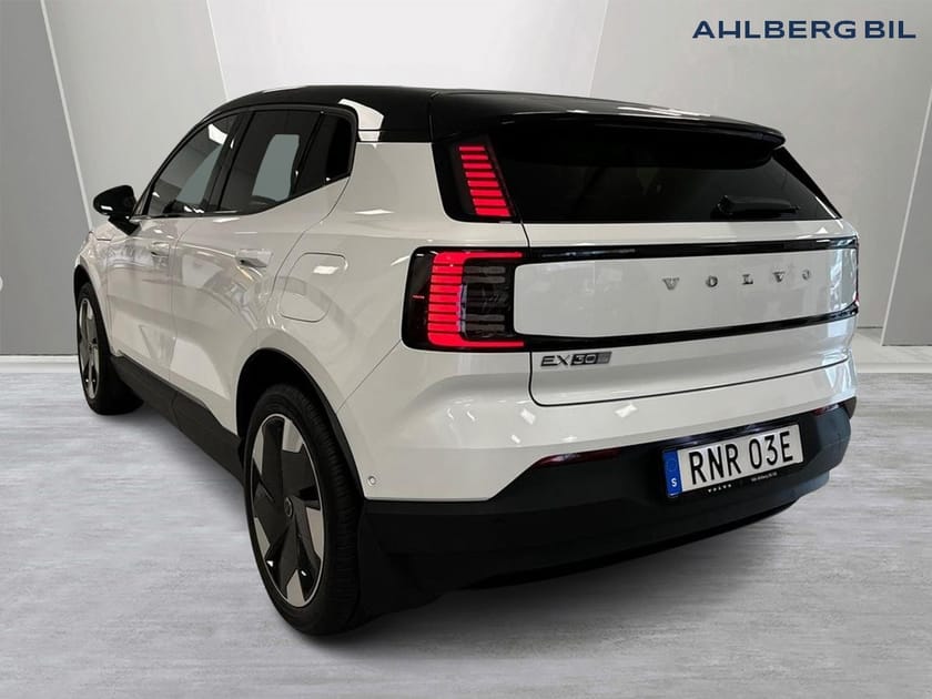 Bild 3 av Volvo EX30 Single Motor Extended Range M R Ultra Edition🔵