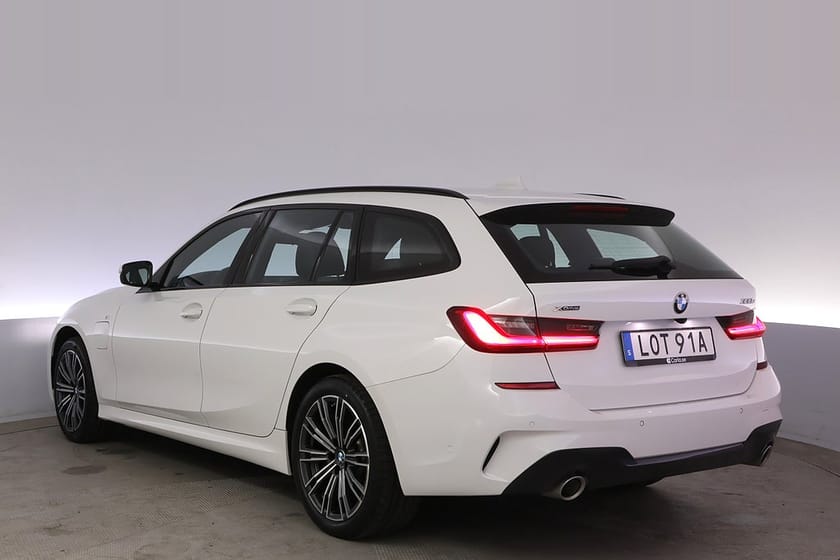 Bild 4 av BMW 330e xDrive Touring M Sport Farthållare Keyless Kamera