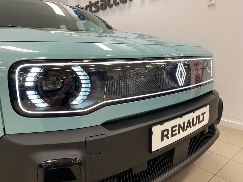 Bild 3 av Renault 4 E-Tech R4 techno 52kWh Privatleasing 3890:-/36mån