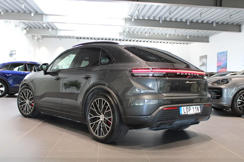 Bild 2 av Porsche Macan 4S Electric Moms