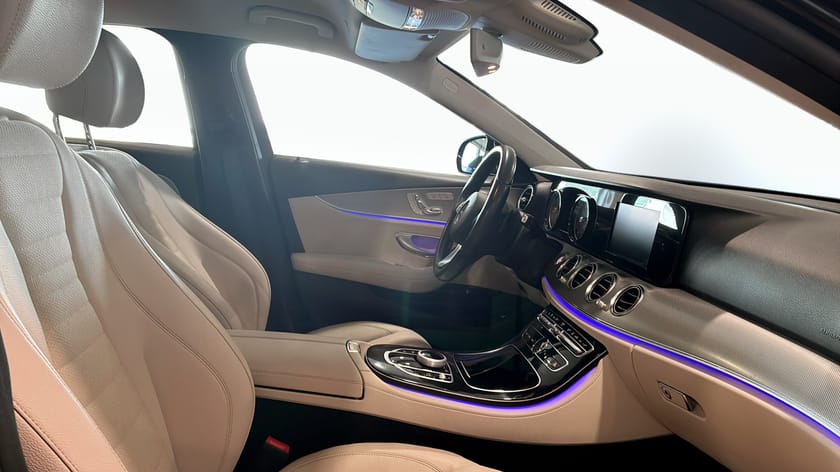 Bild 3 av Mercedes-Benz E 220 d 4MATIC 220d Avantgarde/Drag/Värmare/Adaptiv farthållare