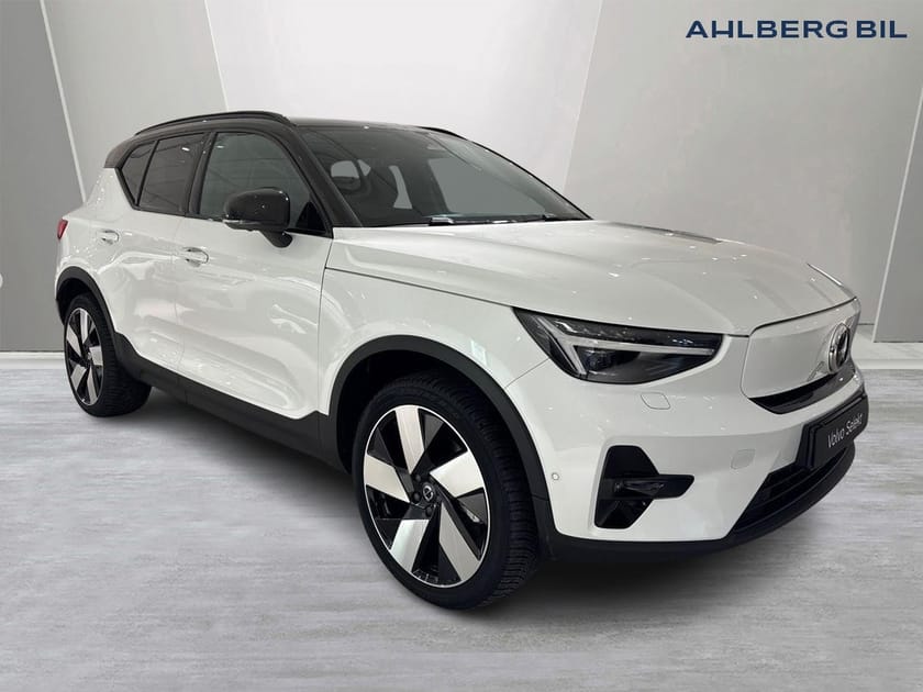 Bild 1 av Volvo XC40 Recharge Single Motor Extended Range 🟣 Ultimate, Klimatpaket, Dragkrok Halvautomatisk, Parkeringskamera 360, Panoramaglastak, Google Maps