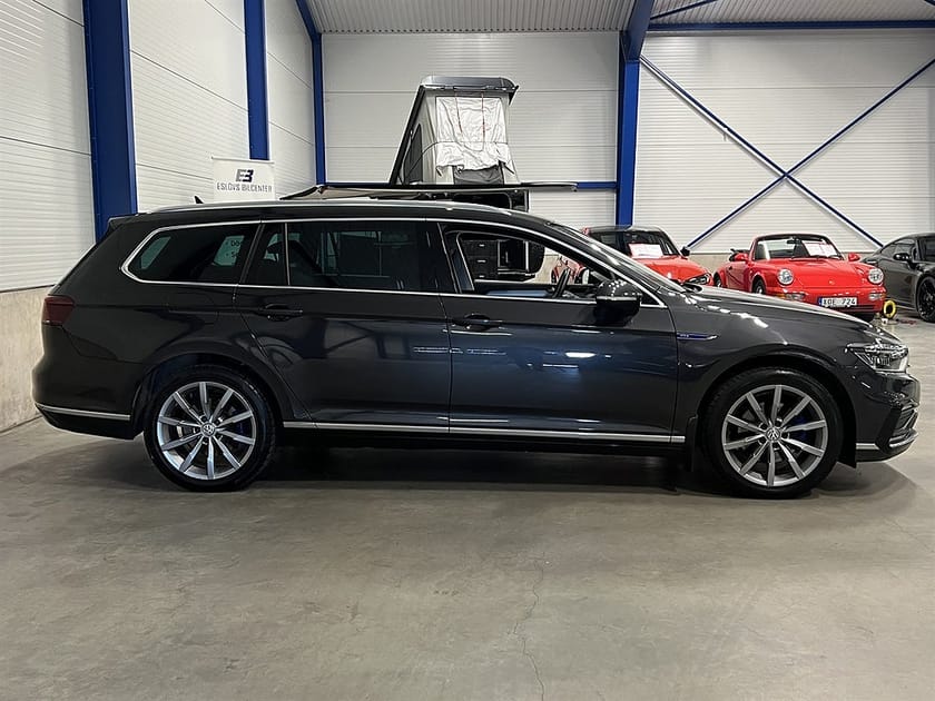 Bild 4 av Volkswagen Passat Sportscombi GTE SC 1.4 TSI DSG 218 HK / Leasebar / Cockpit / Läder / Drag /