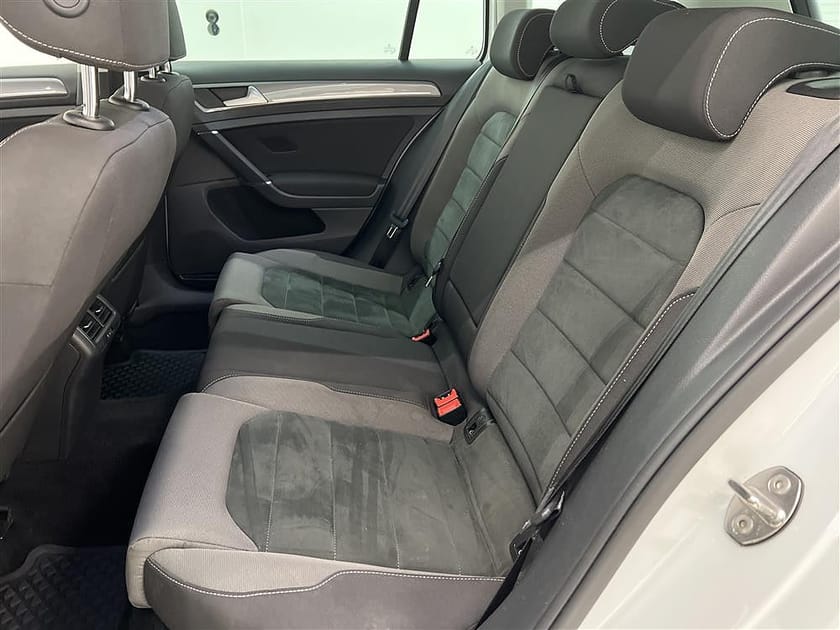 Bild 4 av Volkswagen Golf Alltrack 1.8 TSI 180hk 4M Cockpit BVärm Drag Välserv