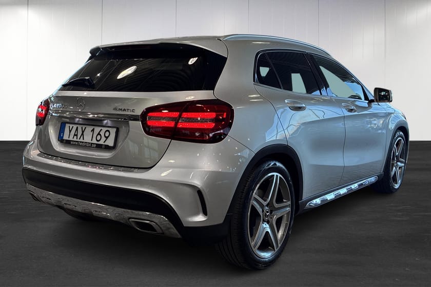 Bild 4 av Mercedes-Benz GLA 200 d 4MATIC | AMG Line | Panoramatak |