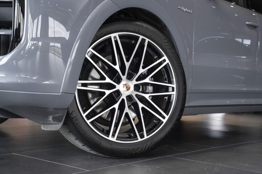 Bilde 3 av Porsche Cayenne Coupé E-Hybrid Burmester®,22",HUD,Bak.aks.sty,Sportseksos+++