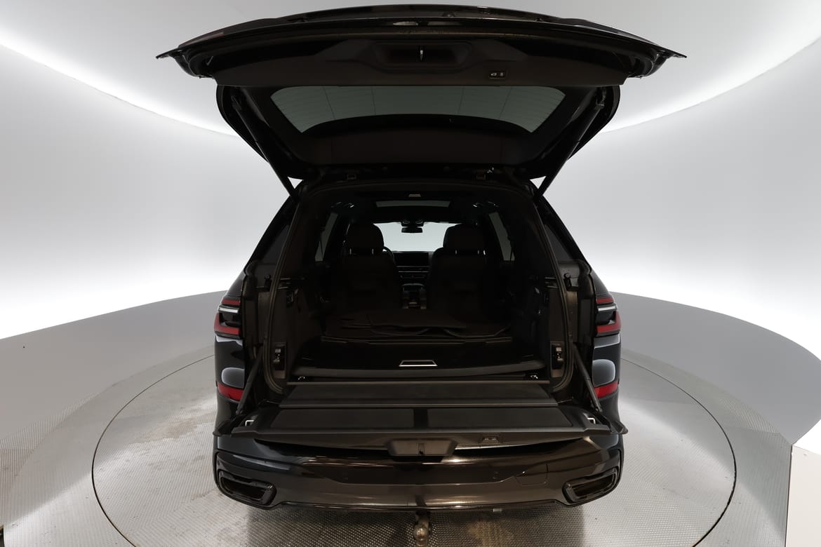 BMW X7 2023 - miniatyr 11