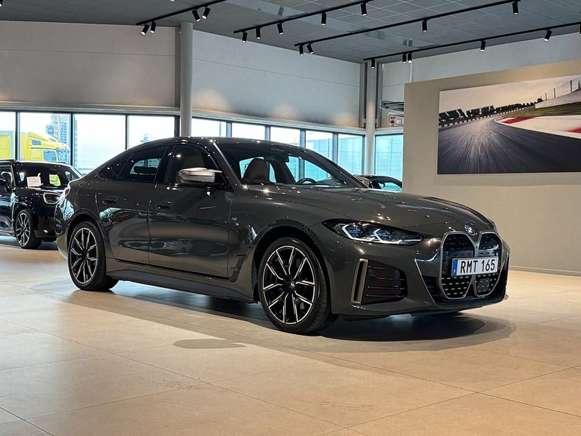Bild 3 av BMW i4 M50 xDrive Gran Coupé M Sport Supercharged Taklucka Drag D/A Pro