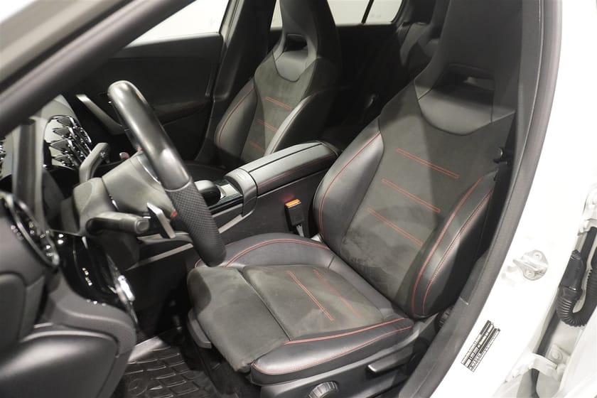 Bild 4 av Mercedes-Benz A 250 e A250e AMG Line Kamera LED 18