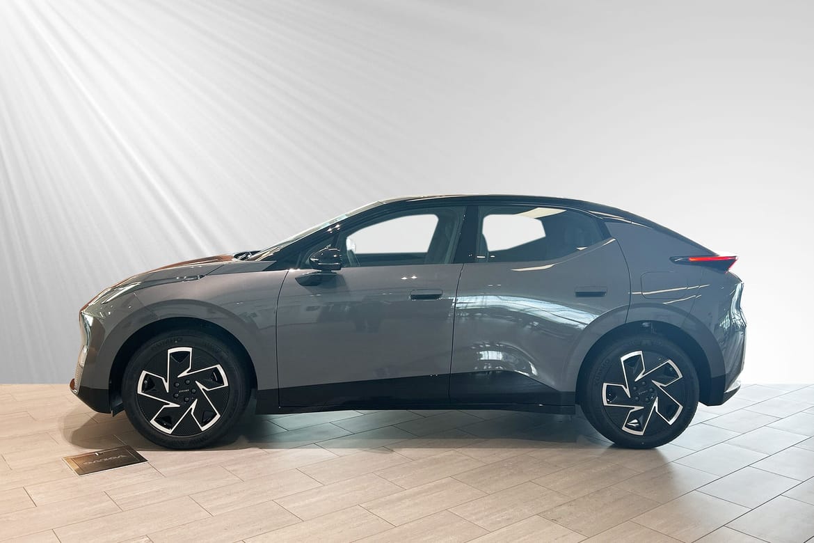 Lynk & Co 02 EV 66 kWh, 272hp, 2025