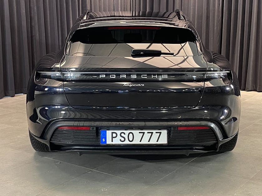 Bild 2 av Porsche Taycan Sport Turismo 408 Hk