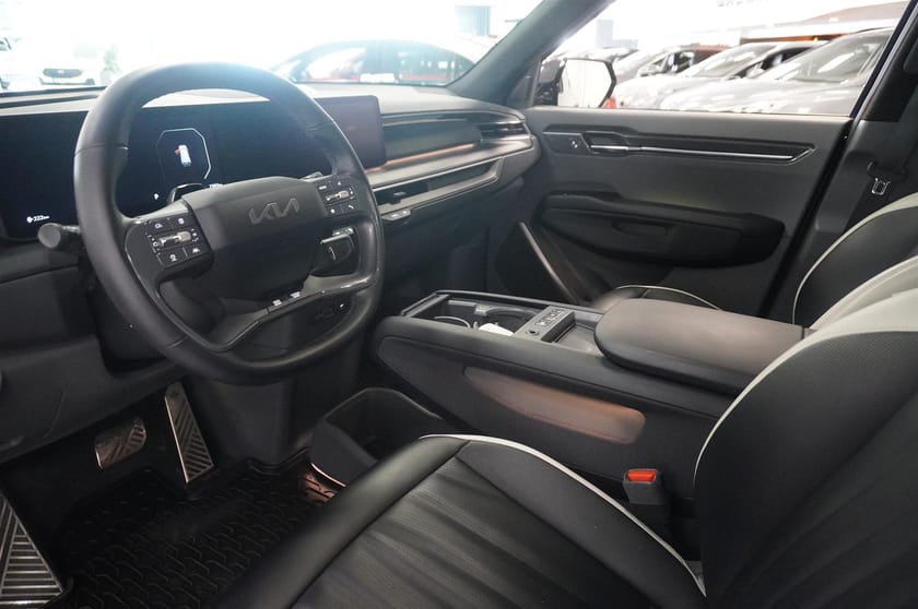 Bild 2 av Kia EV9 AWD 385 hk GT-Line Pano 360 Kamera Meridian