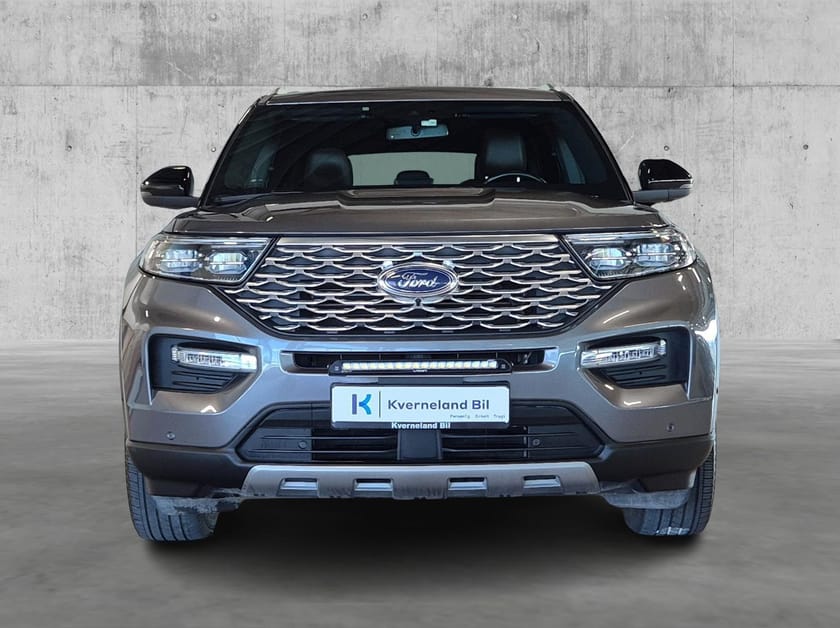 Bilde 3 av Ford Explorer Plug-In Hybrid 3.0 V6 PHEV Platinium Krok Pano 7 seter Navigasjon DAB