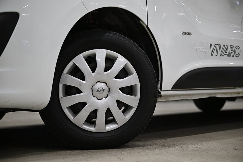 Bild 3 av Opel Vivaro Skåpbil CDTi 115HK L2|Drag|FjärrstyrdVärmare|EnÄgare|Backkamera