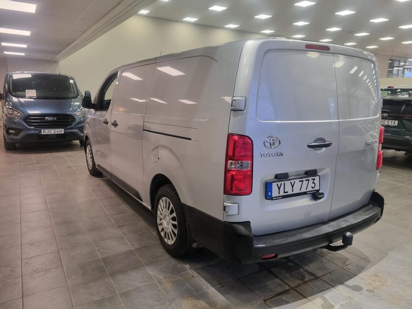 Bild 3 av Toyota Proace L3 2.0D Värmare Drag Dubbla skjutdörrar