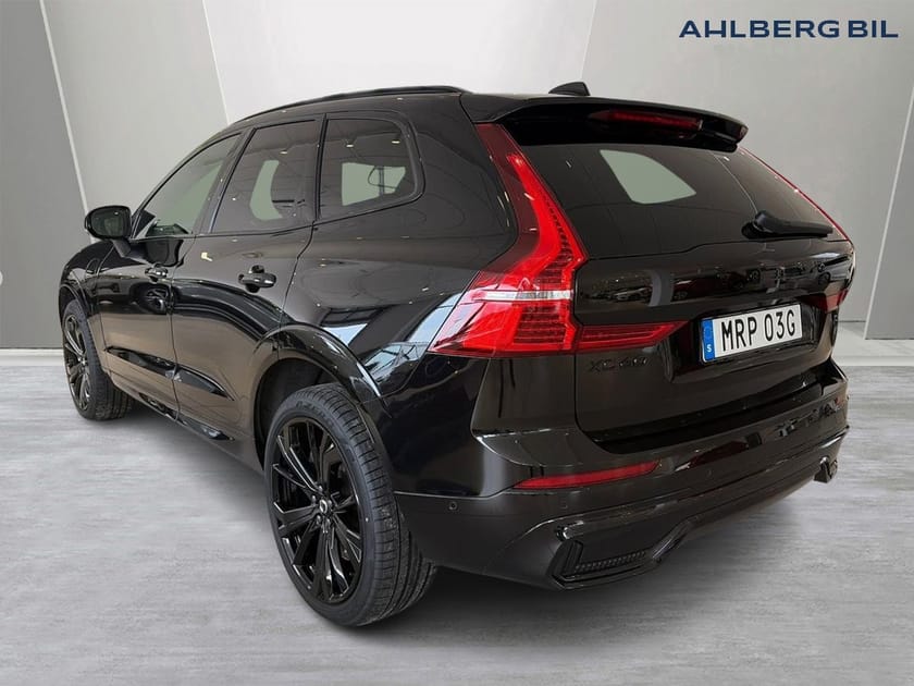 Bild 3 av Volvo XC60 T6 Plus Black Nordic Edition, Dragkrok Halvautomatisk, Parkeringskamera 360, Panoramaglastak, Baklucka Elmanövrerad, Google Maps
