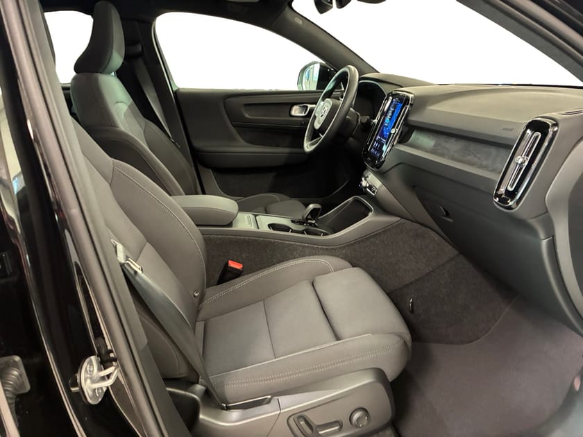 Bild 5 av Volvo EC40 Single Motor Extended Range M R Ultra Black Edt