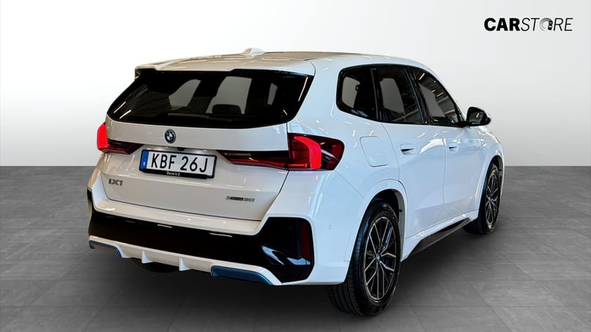 Bild 2 av BMW iX1 xDrive30 (306hk) M-SPORT / NAVI