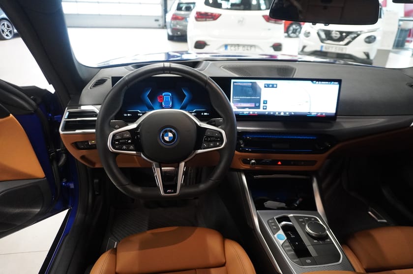 Bild 2 av BMW i4 eDrive40 Gran Coupé Elbil M Sport Active Edition M Sport Pro Drag hk Innovation Driving Ass Professional Parking Ass Plus Komfortöppning