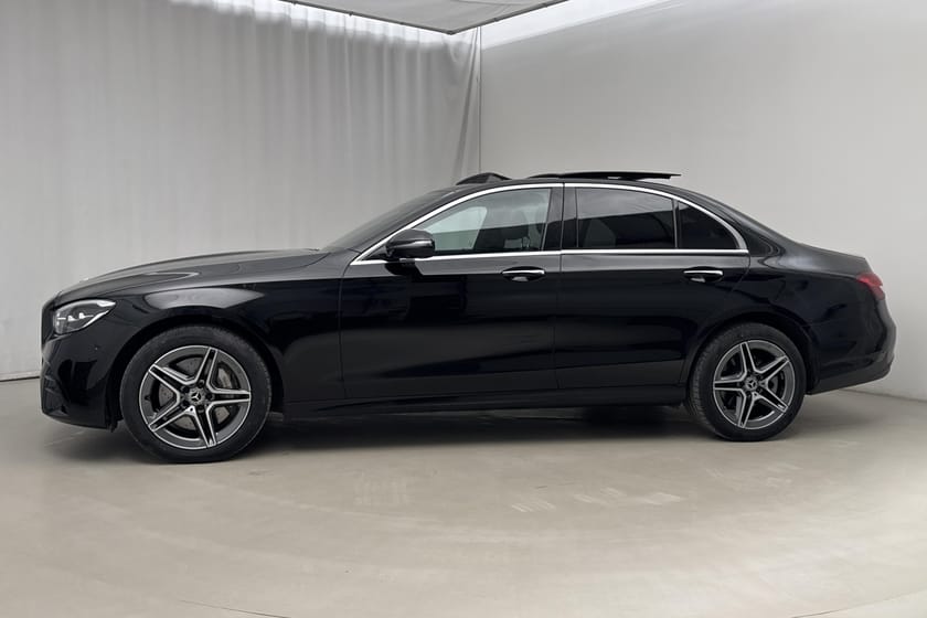 Bild 2 av Mercedes-Benz E 300 de 4MATIC Sedan 4M AMG Line Burmester Läder Pano