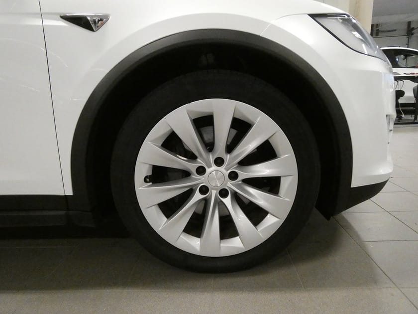 Bild 5 av Tesla Model X 100D 7-sits Navi-Skinn-Dubbdäck