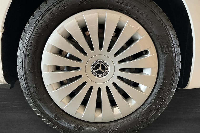 Bild 5 av Mercedes-Benz Vito 116 CDI 2.8t 9G PRO Värme skåp Komf. vägg