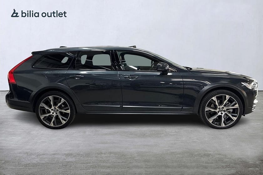 Bild 4 av Volvo V90 Cross Country D5 AWD Pro 235hk Panorama B&W Navi Drag