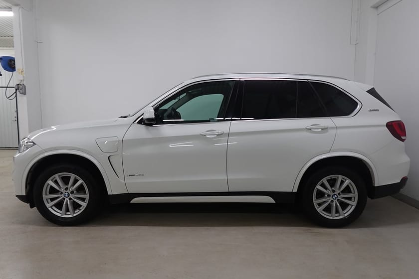 Bild 3 av BMW X5 xDrive40e Drag 360° P-Värme M-ratt Navi BT Nyservad
