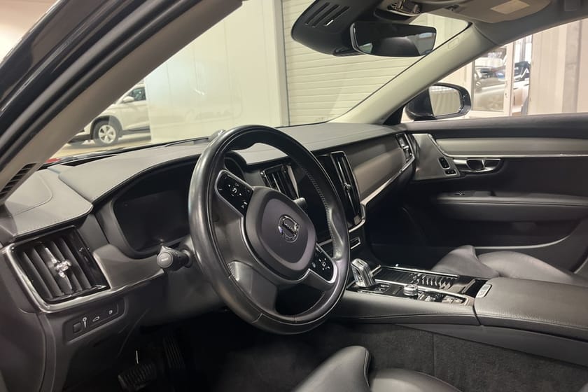 Bild 5 av Volvo V90 T8 TE Inscription *PANO/NAVI/HUD/LÄDER/SE SPEC*