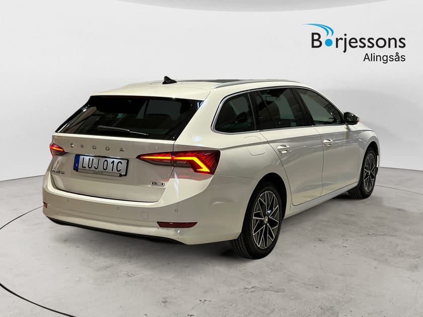 Bild 3 av Škoda Octavia Kombi Style TSI 110hk AUT Panorama/Drag/Värmare