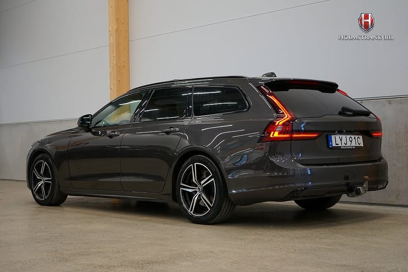 Bild 4 av Volvo V90 B4 AWD R-Design Pano Drag H/K HUD Värmare 360 4-zon
